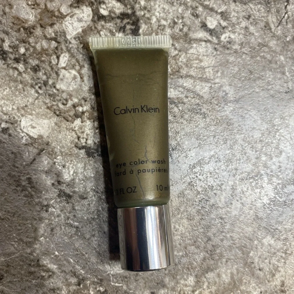 Calvin Klein Eye Color Wash 11 Moss 0.33 fl.oz New‎ Rare Shimmer Eyeshadow NWOB